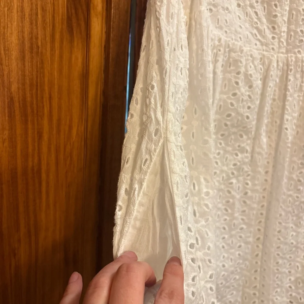 White Eyelet V-Neck Sleeveless Dress - Picture 12 of 12
